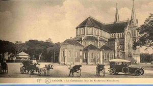 La cathédrale Notre-Dame de Saïgon, à la fin du XIXᵉ et au début du XXᵉ siècle. Photo: vnexpress.net