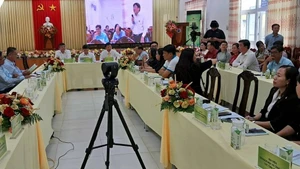 Vue d’ensemble du forum consacré aux solutions pour un développement durable de la filière cocotier au Vietnam. Photo: VOV 