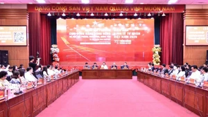 La vue générale du Forum de l’économie privée du Vietnam 2025 – Session de dialogue pour la région du delta du fleuve Rouge. Photo : nhandan.vn