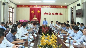 La vue générale de la séance de travail. Photo : nhandan.vn