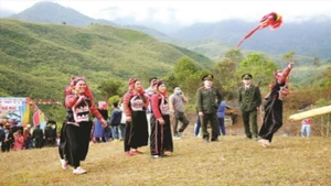 Les Ha Nhi de la commune de Sin Thau, province de Dien Bien, lors de la fête communautaire. Photo: nhandan.vn