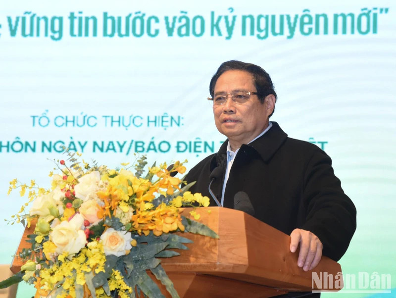 Le Premier ministre vietnamien Pham Minh Chinh prend la parole lors du dialogue avec les agriculteurs. Photo : NDEL.