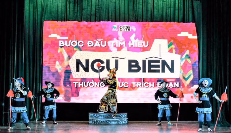 L’extrait “Ngũ biến” du Tuồng historique. Photo : Minh Thu.