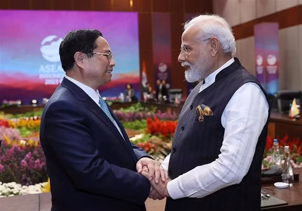 Le Premier ministre vietnamien, Pham Minh Chinh (à gauche), et le Premier ministre indien, Narendra Modi, à Jakarta, en Indonésie, le 7 septembre. Photo : VNA.