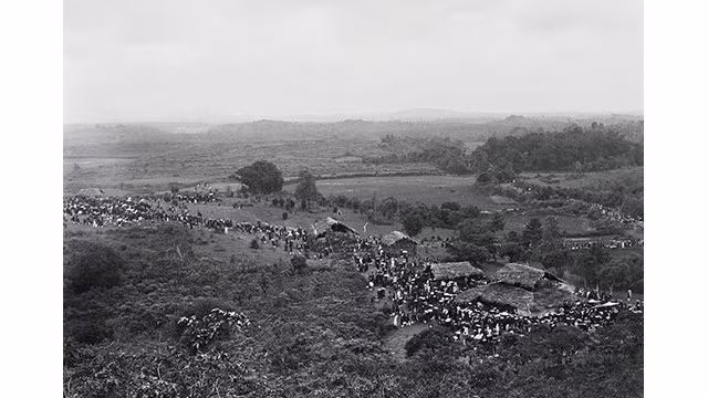 Des pèlerins participent à la fête du Temple Hùng. Photo : kienthuc.net.vn