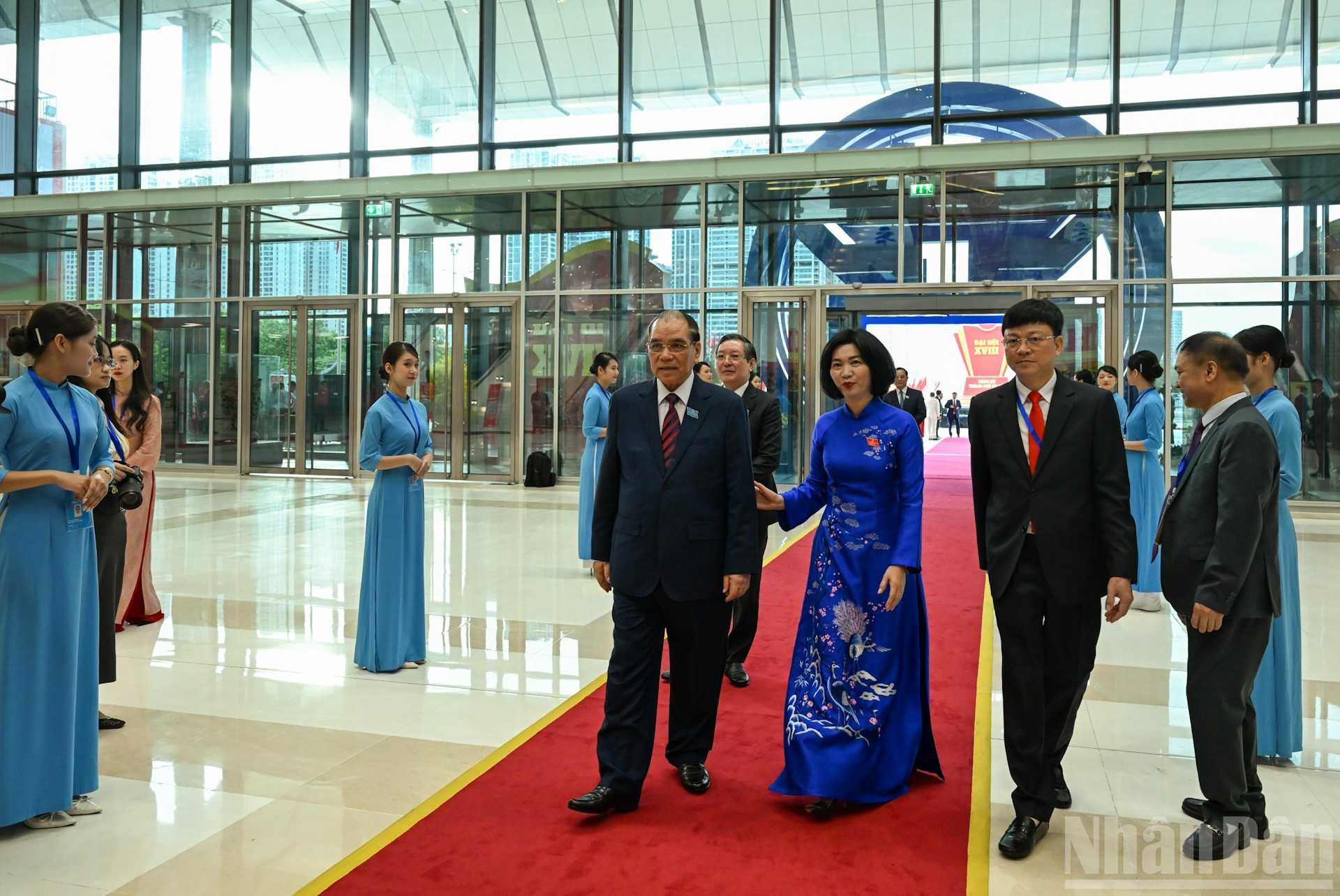 L'ancien secrétaire général Nong Duc Manh assiste au 18ᵉ Congrès de l’organisation du Parti de Hanoï, pour le mandat 2025-2030. Photo: NDEL image-6.jpg