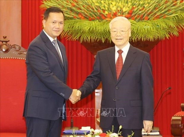 Le Secrétaire général du PCV, Nguyên Phu Trong (à droite), a reçu le Premier ministre et vice-président du Parti populaire cambodgien (PPC), Hun Manet. Photo : VNA.
