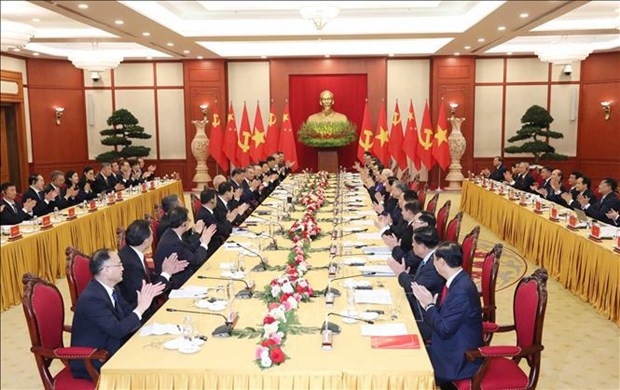 Vue générale de l'entretien à Hanoï entre le SG du PCV Nguyên Phu Trong et le SG du Parti communiste et Président chinois Xi Jinping. Photo : VNA.