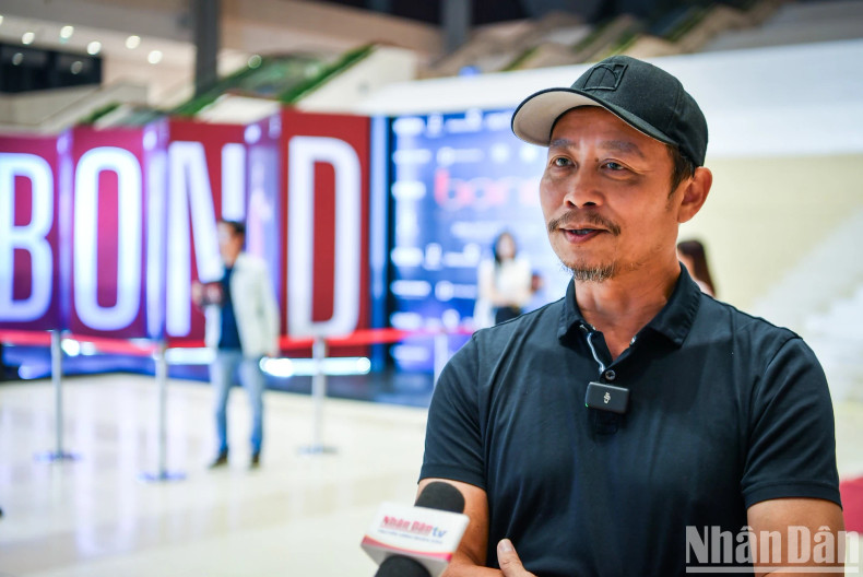 Le réalisateur Pham Hoàng Nam. Photo : nhandan.vn Le réalisateur Pham Hoàng Nam. Photo : nhandan.vn