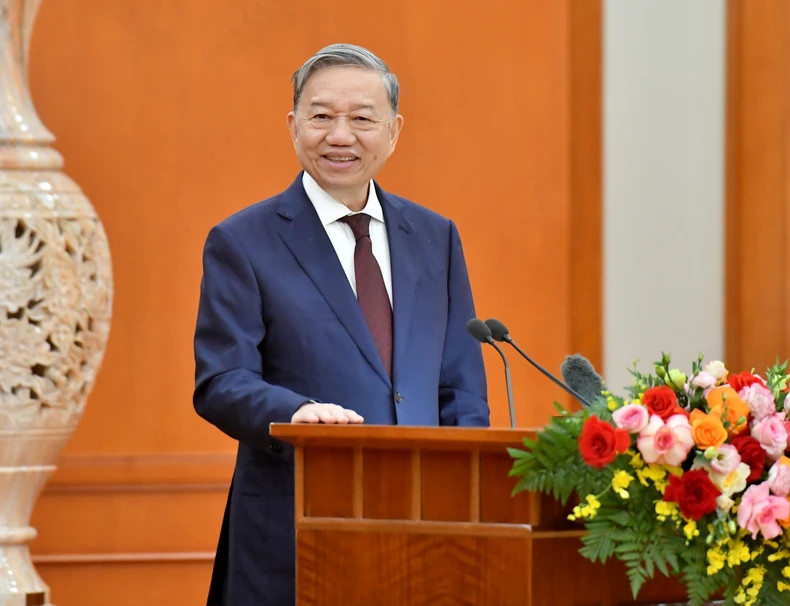 Le secrétaire général du Parti, To Lam, prend la parole lors de la conférence. Photo : NDEL. Le secrétaire général du Parti, To Lam, prend la parole lors de la conférence. Photo : NDEL.