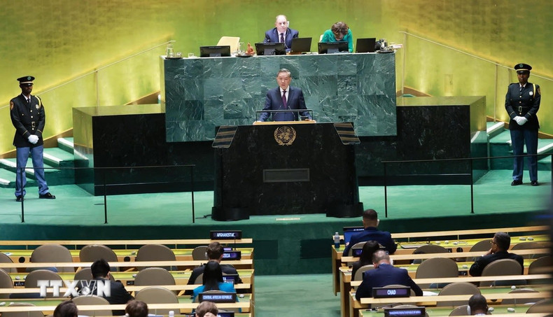 Le secrétaire général du PCV et président vietnamien To Lam s'exprime lors du Sommet de l'avenir, à la 79e session de l'Assemblée générale des Nations Unies. Photo : VNA. Le secrétaire général du PCV et président vietnamien To Lam s'exprime lors du Sommet de l'avenir, à la 79e session de l'Assemblée générale des Nations Unies. Photo : VNA.