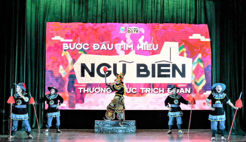 L’extrait “Ngũ biến” du Tuồng historique. Photo : Minh Thu. L’extrait “Ngũ biến” du Tuồng historique. Photo : Minh Thu.