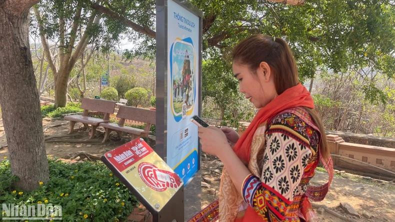 Une visiteuse partage sa photo sur « Yêu lắm Việt Nam ». Photo : NDEL.