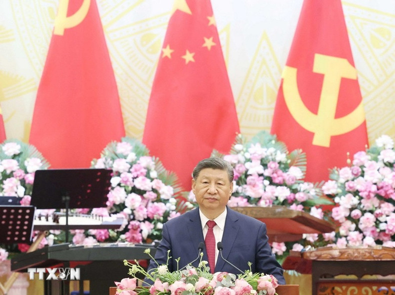 Le secrétaire général et président chinois Xi Jinping prend la parole lors du banquet. Photo : VNA. Le secrétaire général et président chinois Xi Jinping prend la parole lors du banquet. Photo : VNA.