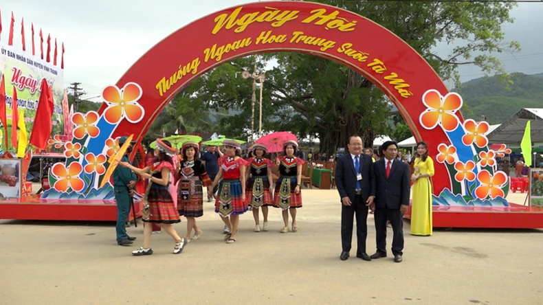 Espace du festival des fleurs Trang dans le district de Vinh Thanh, province de Binh Dinh. Photo : VOV.