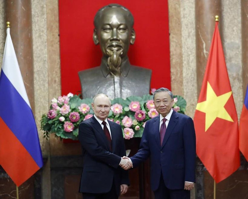 Le président de l’époque, Tô Lâm (à droite) et le président russe Vladimir Poutine, à Hanoi, le 20 juin 2024. Photo : VNA. Le président de l’époque, Tô Lâm (à droite) et le président russe Vladimir Poutine, à Hanoi, le 20 juin 2024. Photo : VNA.