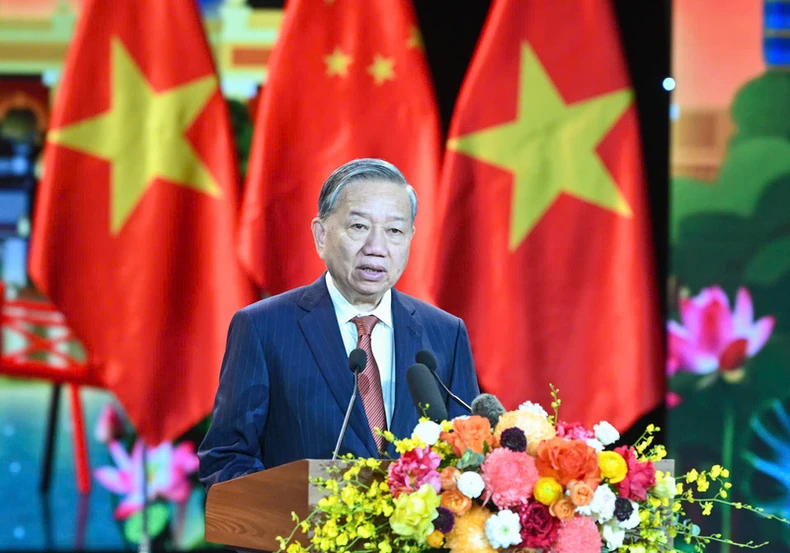 Le secrétaire général du Parti communiste du Vietnam, Tô Lâm s'exprime lors de l'événement. Photo: NDEL. Le secrétaire général du Parti communiste du Vietnam, Tô Lâm s'exprime lors de l'événement. Photo: NDEL.