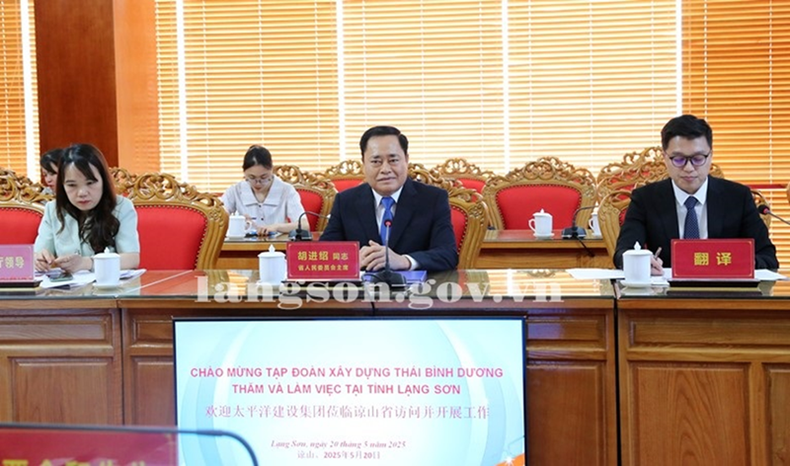 Ho Tien Thieu, secrétaire adjoint du Comité provincial du Parti et président du Comité populaire de la province de Lang Son lors de la rencontre. Photo : langson.gov.vn. Ho Tien Thieu, secrétaire adjoint du Comité provincial du Parti et président du Comité populaire de la province de Lang Son lors de la rencontre. Photo : langson.gov.vn.