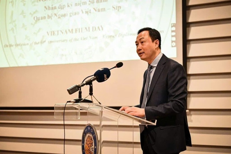 L'ambassadeur Duong Hai Hung prend la parole lors de la rencontre avec les Viêt kiêu en République de Chypre. Photo : DSQ/VNA. L'ambassadeur Duong Hai Hung prend la parole lors de la rencontre avec les Viêt kiêu en République de Chypre. Photo : DSQ/VNA.
