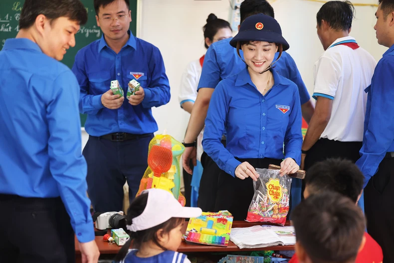 La jeunesse s'engage dans la mission de défense des mers et des îles de la Patrie ảnh 3