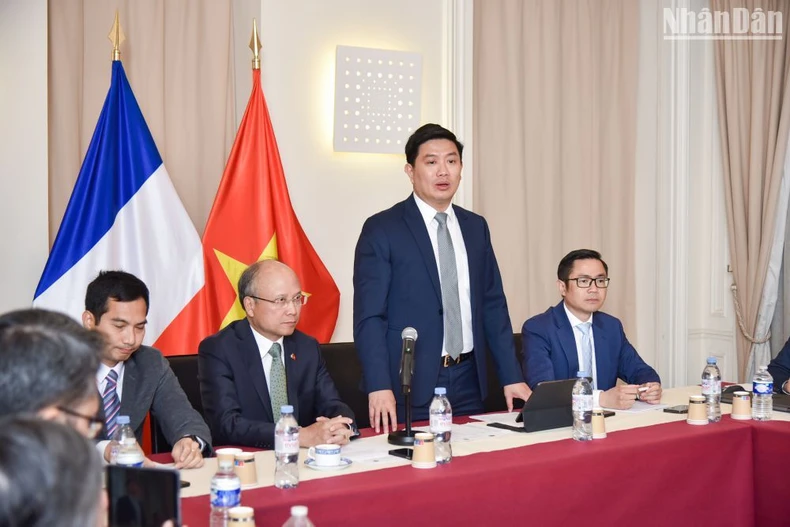Le conseiller scientifique de l’ambassade du Vietnam en France, Tran Manh Hung s'exprime lors de l’événement. Photo : NDEL. Le conseiller scientifique de l’ambassade du Vietnam en France, Tran Manh Hung s'exprime lors de l’événement. Photo : NDEL.