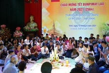 Célébration de la fête laotienne de Bunpimay. Photo: thoidai.com.vn
