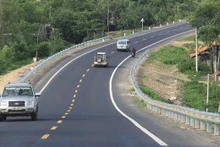 Le Premier ministre demande d’accélérer la mise en œuvre des projets routiers clés. Photo : VNA.