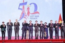 Cérémonie de lancement des événements marquant le 50e anniversaire de l'établissement des relations diplomatiques entre le Vietnam et la France (1973 - 2023). Photo : VNA.