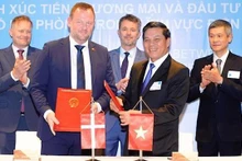 Lors de la signature d'un protocole d’accord dans l'énergie éolienne offshore. Photo: vneconomy.vn