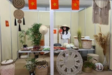 Le stand de l'ambassade du Vietnam. Photo : baoquocte.vn