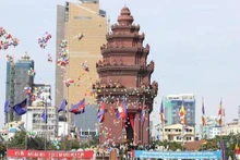 La célébration du 69e anniversaire de la Journée de l’Indépendance du Cambodge. Photo : VNA.