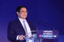 Le Premier ministre Pham Minh Chinh au Forum d'affaire Vietnam - Hongrie. Photo : VNA.
