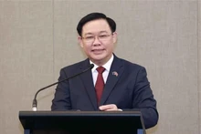 Le Président de l’Assemblée nationale vietnamienne, Vuong Dinh Huê, au Forum sur la coopération économique entre le Vietnam et la Nouvelle-Zélande, le 5 décembre à Wellington. Photo : VNA.