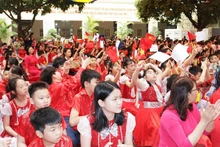 Des élèves de Hai Phong lors d'une activité organisée à l'occasion de la Journée internationale de la Francophonie. Photo : Thoidai.vn