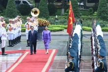 Les deux Premiers ministres Pham Minh Chinh et Paetongtarn Shinawatra. Photo: VNA