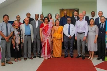 L'ambassadrice du Vietnam au Sri Lanka, Hô Thị Thanh Truc, et des invités. Photo : baoquocte.