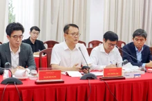Les dirigeants du Comité populaire de la ville de Cân Tho ont eu mercredi une séance de travail avec une délégation du groupe sud-coréen SK, dirigée par le conseiller principal, Lee Dong Uk. Photo : thoidai.com.vn