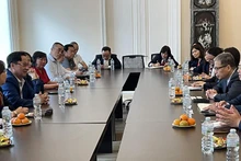 L'ambassadeur Dang Minh Khoi a reçu le 3 juin la délégation de la VITAS en visite de travail en Russie. Photo : baoquocte.