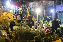 Le marché floral de Quang An est attrayant grâce, non seulement, aux couleurs vives des fleurs mais aussi à l’ambiance exceptionnelle qui y règne.