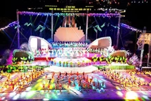 Un numéro artistique lors de la cérémonie d'ouverture du festival. Photo : baothainguyen.vn