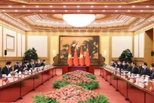 Le Premier ministre vietnamien, Pham Minh Chinh, s'entretient avec son homologue chinois, Li Qiang. Photo : VNA.