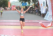 La coureuse Nguyên Thi Oanh assume aujourd’hui un nouveau rôle d’entraîneuse, marquant ainsi une étape importante dans sa carrière. Photo : CTV/CVN. 