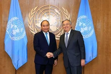 Le Président Nguyên Xuân Phuc (alors Premier ministre) et le Secrétaire général de l'ONU, António Guterres, en 2018. Photo : VGP. 