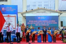 Le Vice-Premier ministre vietnamien, Vu Duc Dam (3e à partir de la droite). Photo : VGP.