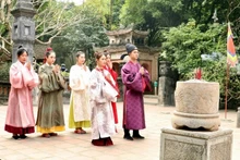Les costumes traditionnels jouent toujours un rôle important dans la vie et la conscience de chaque Vietnamien. Photo : NDEL.