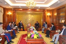 Rencontre entre les autorités de Quang Tri et l’ambassadeur des États-Unis au Vietnam, Marc E. Knapper. Photo : thoidai.com.vn