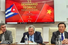 Le séminaire théorique intitulé « Fidel Castro – Hô Chi Minh : une vision révolutionnaire » a eu lieu le 14 mai à La Havane. Photo : Ambassade du Vietnam à Cuba 