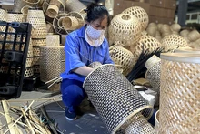 Les lanternes en bambou et rotin Duc Phong, reconnues comme produits 5 étoiles OCOP au niveau national. Photo : congthuong.
