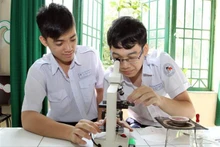 Des lycéens du lycée Lê Quy Dôn à Hô Chi Minh-Ville. Photo: VNA