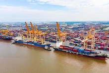 Le Vietnam disposera d'un système portuaire moderne avec plusieurs « super ports ». Photo : baodautu.vn